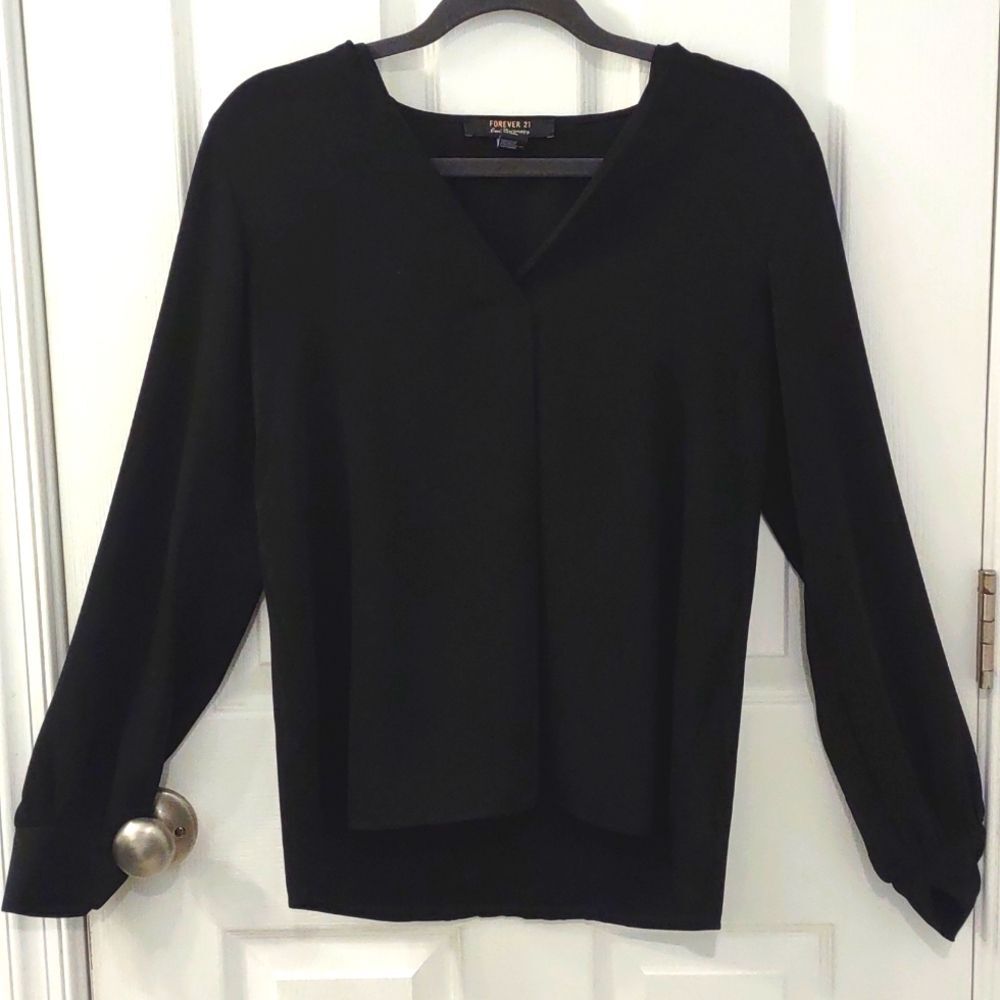 Forever 21 Contemporary Relaxed V Neck Black Dress Blouse Size S